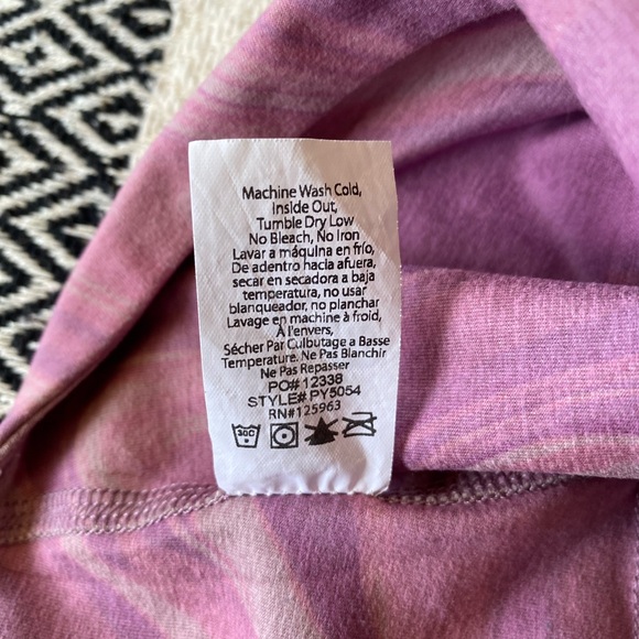 Beyond Yoga pink swirl/tie-dye bike shorts - small - Picture 9 of 10